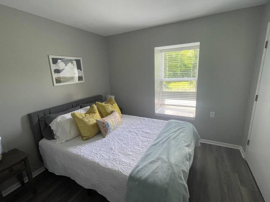 The Ingrid Apt #8 - Fresh And Simple 2Bd With Wifi Hamilton Exterior photo