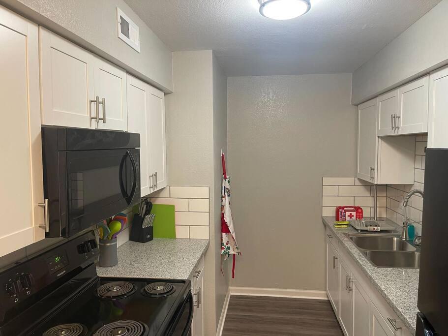 The Ingrid Apt #8 - Fresh And Simple 2Bd With Wifi Hamilton Exterior photo